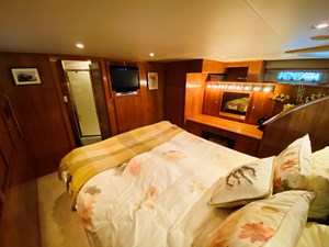 The Motley Crew 68 69_2003 57ft Navigator THE MOTLEY CREW