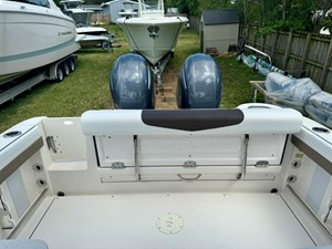 - 24 25_2021 24ft Robalo R247 Dual Console
