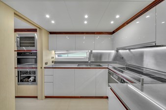 95 Raised Pilothouse 48 95' Azimut-17