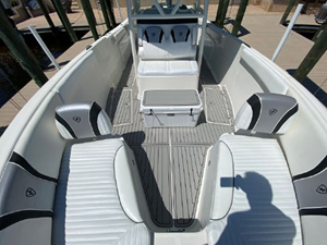 2015 Century 3200 Center Console 39 40