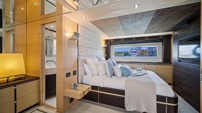 Woodever 35 36_2013 80ft Sunseeker Predator WOODEVER