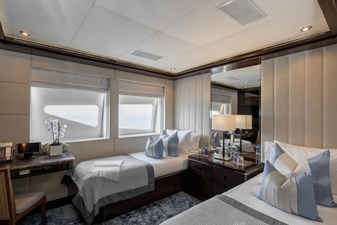DREAM 24 Bridge Deck Twin cabin