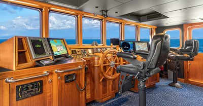 ASTERIA 22 Pilothouse