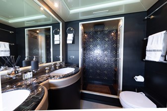 LAUREN V 1 LAUREN V- MASTER CABIN EN-SUITE 2