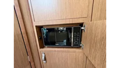2021 Beneteau Flyer 10 11 