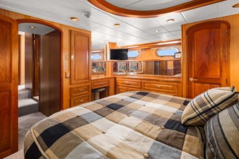 QUE SA-RAH SA-RAH 34 Master Stateroom