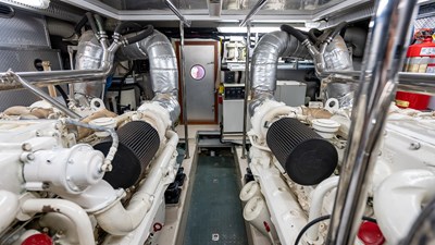 UNBRIDLED 39 DSC00532