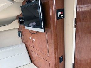 30' Regal 2005 3060 Window Express 13 