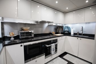 95 ft 2018 Sunseeker 95 Yacht, Mirracle 14 