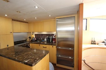 - 17 75-2015-Sunseeker-Yacht-17