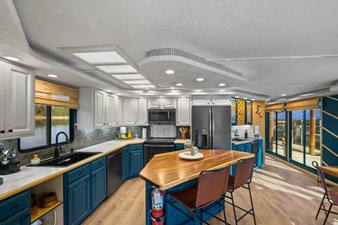 2000 Sumerset House Boat 5 