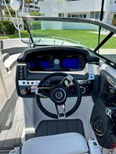 - 2 3_2022 26ft Chaparral 267 SSX