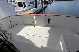 Symbol 62' Pilothouse 23 Cockpit