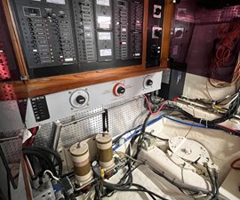 64 ft 1999 Mikelson Long-Range Luxury Sportfisher, Swells 63 