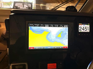 2017 Pursuit 325 OS 10 11