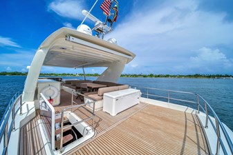 2015 Prestige 750 24 