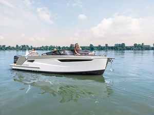 Alfastreet 25 Cabin with Yamaha 0 25 cabin 1