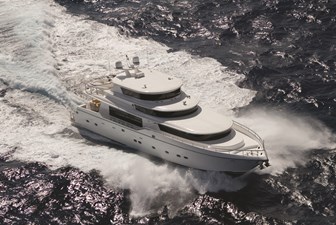 JOHNSON 93 SKYLOUNGE     11 At sea