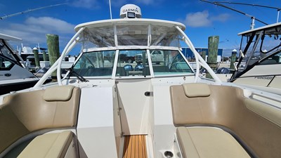 2019 Sailfish 325 DC 37 