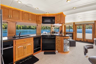 QUE SA-RAH SA-RAH 12 Galley