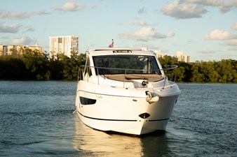 - 1 2_2019 35ft Sea Ray 350 Coupe NADA MAS