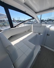 Cruisers Yachts 39 Express Coupe 25 26