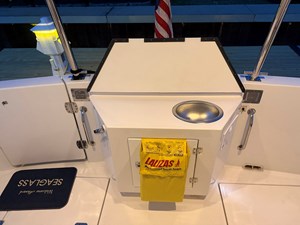 SEAGLASS 13 2006 American Tug 41: Aft Deck Sink