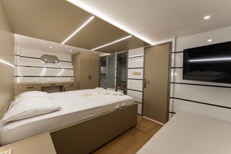 27 M DELUXE MOTOR YACHT 20 