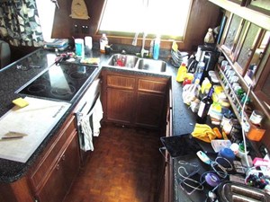1982 Hatteras LRC Long Range Cruiser 19 20