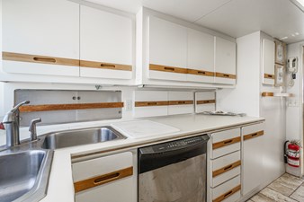 1984 Burger Raised Pilothouse 24 Large Countertops
