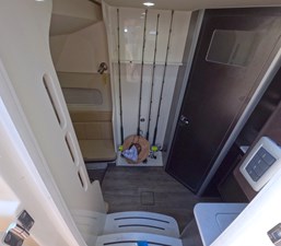 - 20 21_2018 38ft Scout 380 LXF