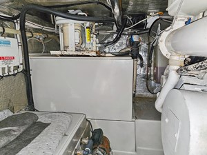 - 25 26_ 2001 38ft Mediterranean Convertible FRIDAYS 4 REEL 