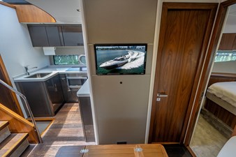 - 64 65_2019 57ft Sunseeker Predator