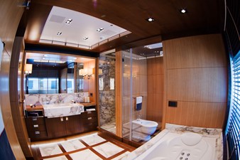 ARMADA 26 Master Bath