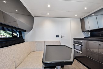 - 20 21_2022 47ft Azimut Verve 47