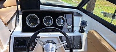 - 16 19_2019 23ft Sea Ray 230 SPX