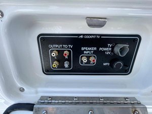 Monterey 335 Sport Yacht 10 2016-monterey-335-sport-yacht-power-9542251-20240910120132324-1_LARGE