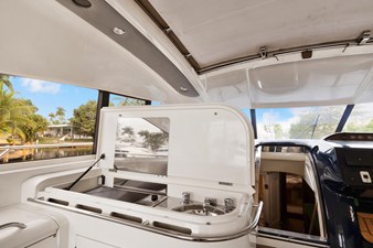 Takia 17 17_2001 65ft Princess V65 TAKIA