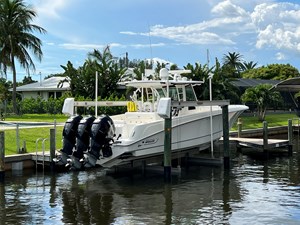 - 1 2_2013 37ft Boston Whaler 370 Outrage