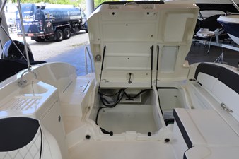 BAYLINER DX 2200 18 17. Trunk