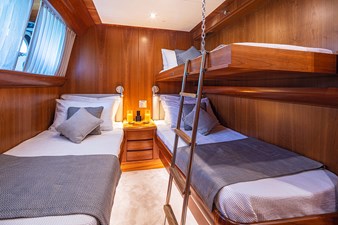 VYNO 32 Twin Cabin 1