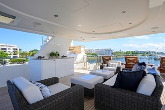 SARABETH 47 Sundeck