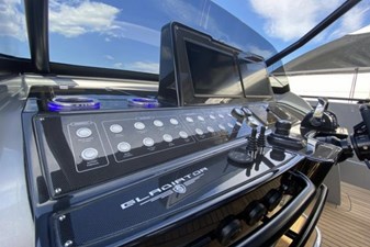 Canados Gladiator 493 15 CANADOS GLADIATOR 493 OUTBOARD_11