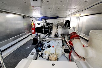 SEAGLASS 44 2006 American Tug 41: Engine