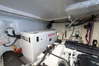BACCHUS 30 Engine Room
