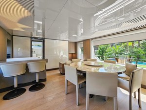 - 40 41_2021 85ft Ferretti Yachts 850