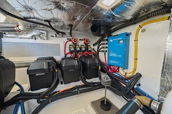 LOLA  49 Engine room