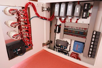 WELCOME 38 WELCOME: 2024 Leonardo Eagle 44 Wiring and Thruster on-off