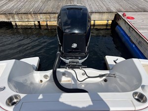 2010 Intrepid 245 Center Console 6 