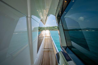 2012 Monte Carlo Yachts 65 MCY 24 25